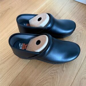 Dansko Pro XP Clog